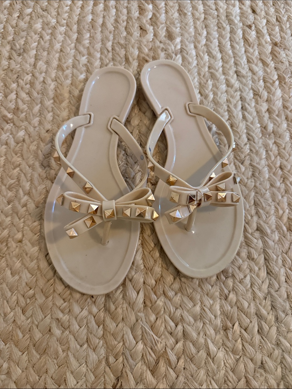 Amazon Beige Studded Bow Jelly Thong Sandals